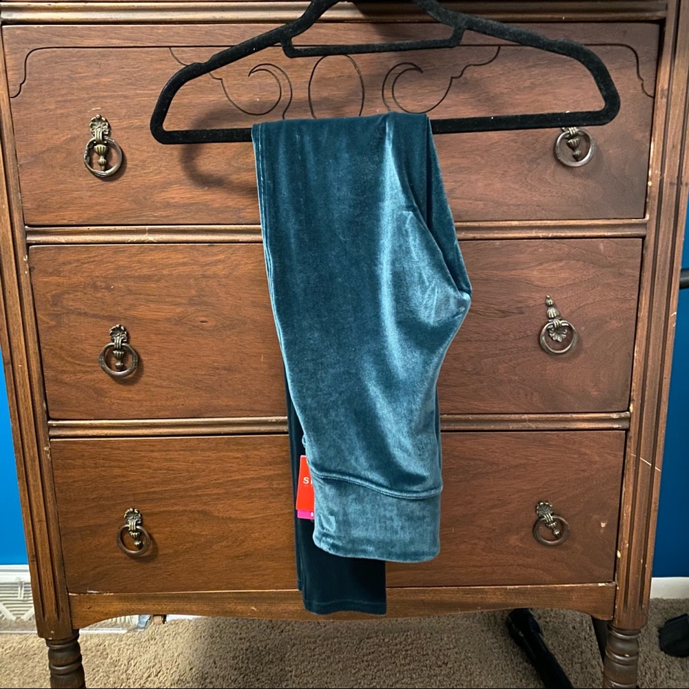 Spanx Velvet Shape Leggings, Green, Size Small NWT